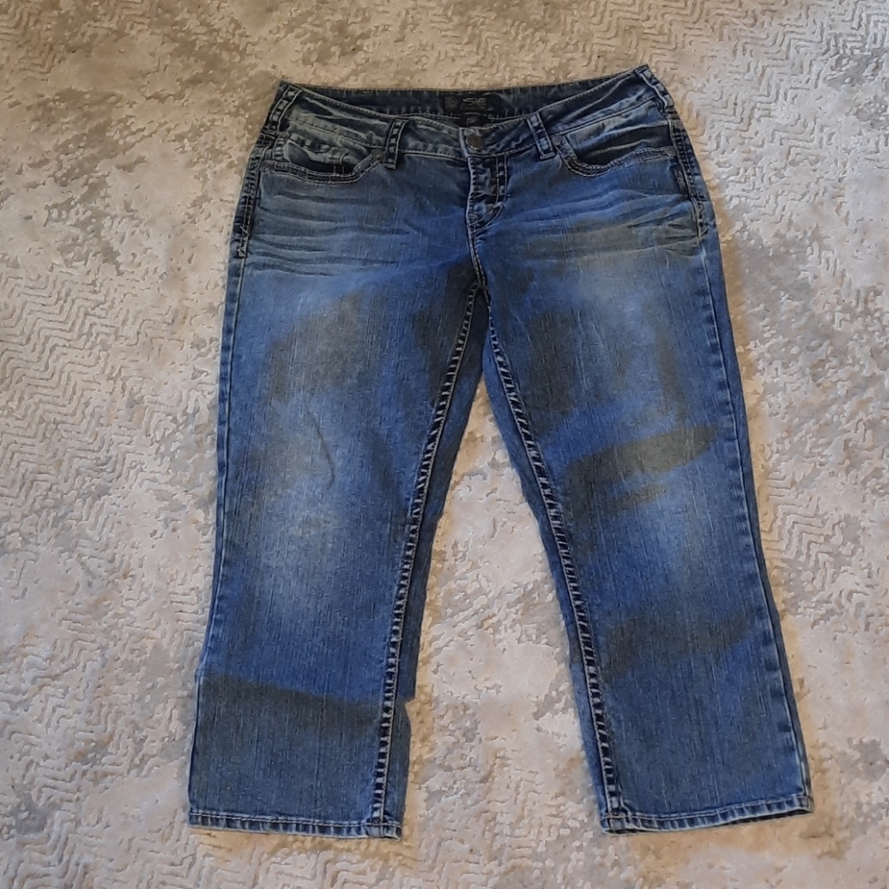 Silver Jeans capris